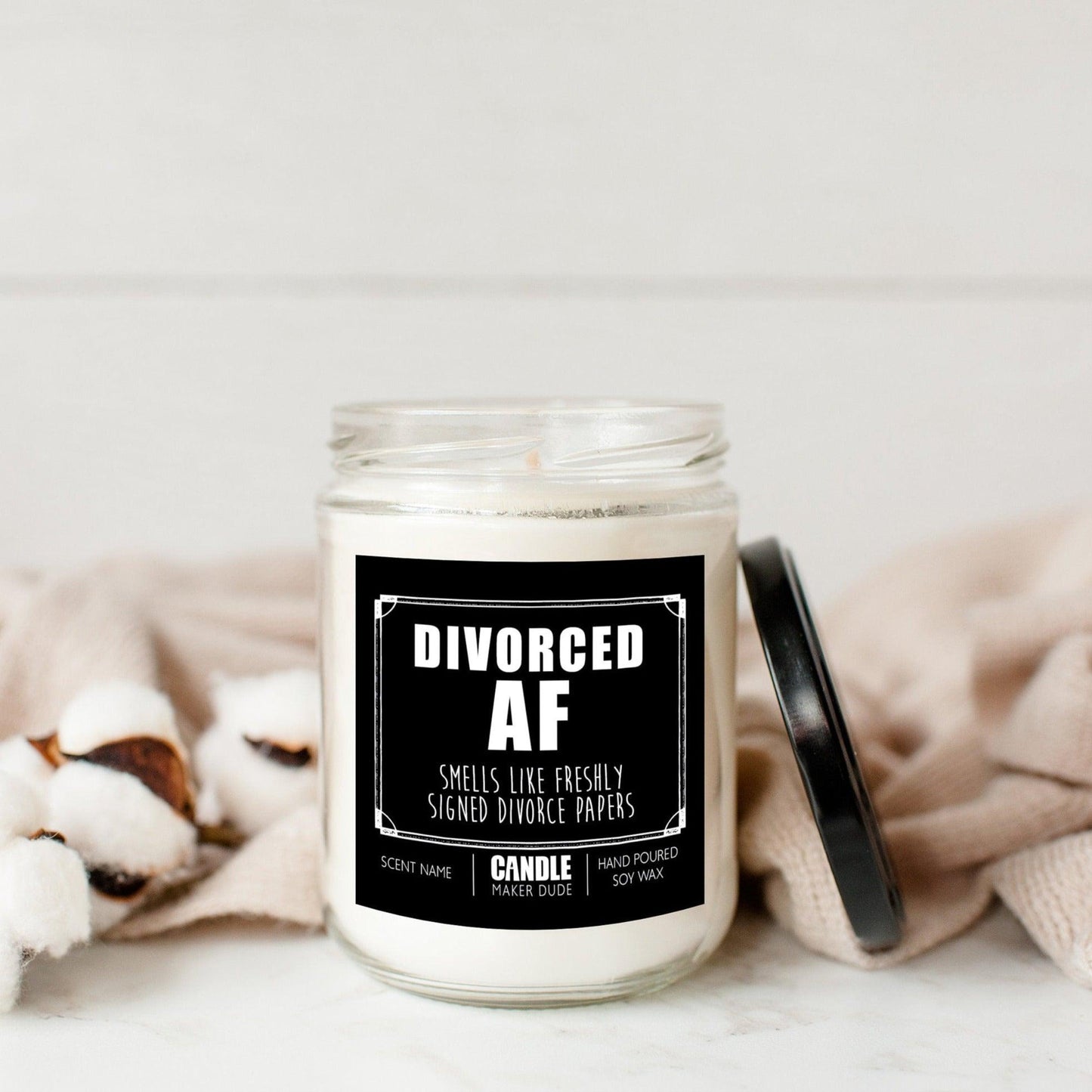 Funny Divorce Candle Gift, Divorced AF Smells Like Freshly Signed Divorce Papers, Scented Personalized Candles Divorce Party