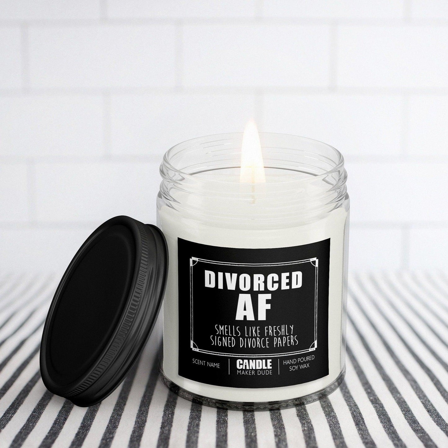 Funny Divorce Candle Gift, Divorced AF Smells Like Freshly Signed Divorce Papers, Scented Personalized Candles Divorce Party